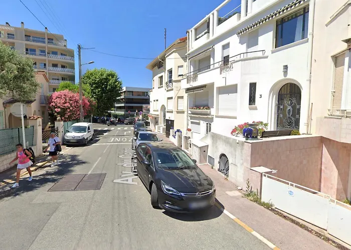 Les Cedres By Scls Locations