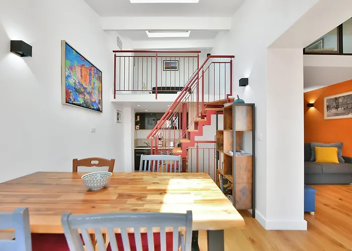 Le Charmant Sublime Maison De Ville Dans Le Suquet Au Calme