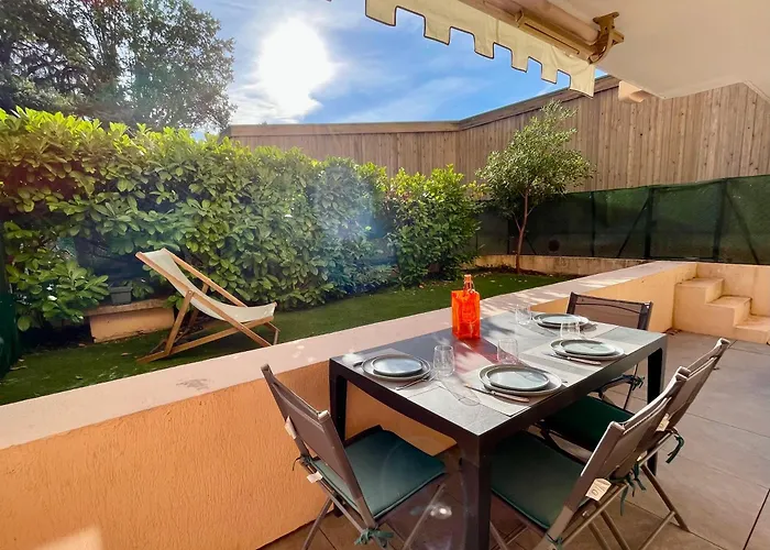 Appartement 2 Pieces Avec Un Jardin Privatif