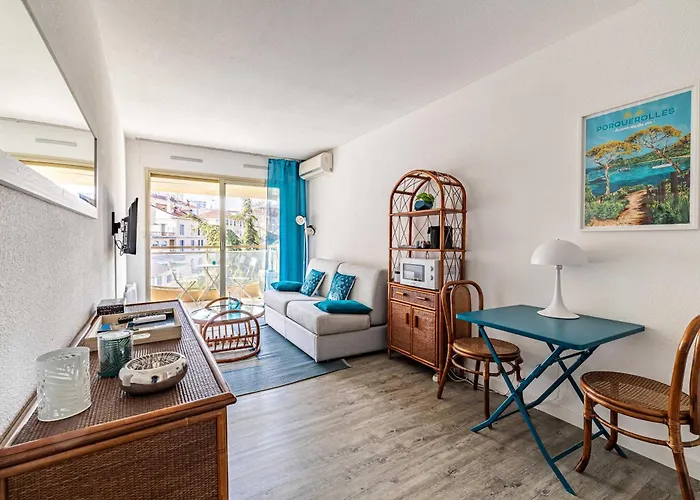 L\'Ilot Avec Balcon, Mignon Et Charmant, Un Havre De Paix Au Coeur Du Centre-Ville