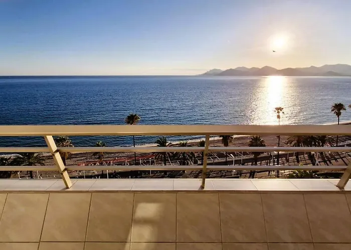 Cannes Seaside Beachfront Bord De Mer