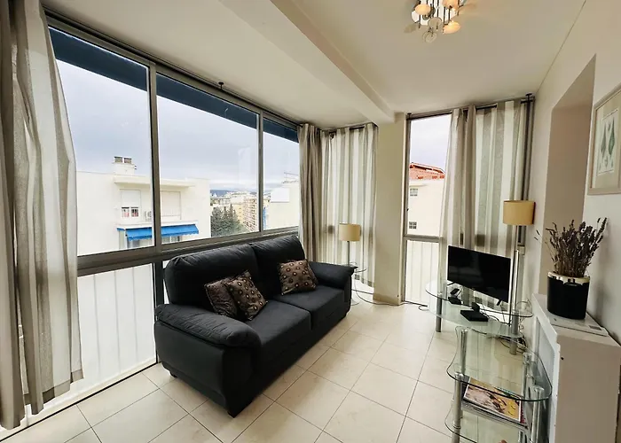 Two Bedroom Apartment On A High Floor In The Center Of Cannes A Few Steps From The Croisette Beaches - 2229