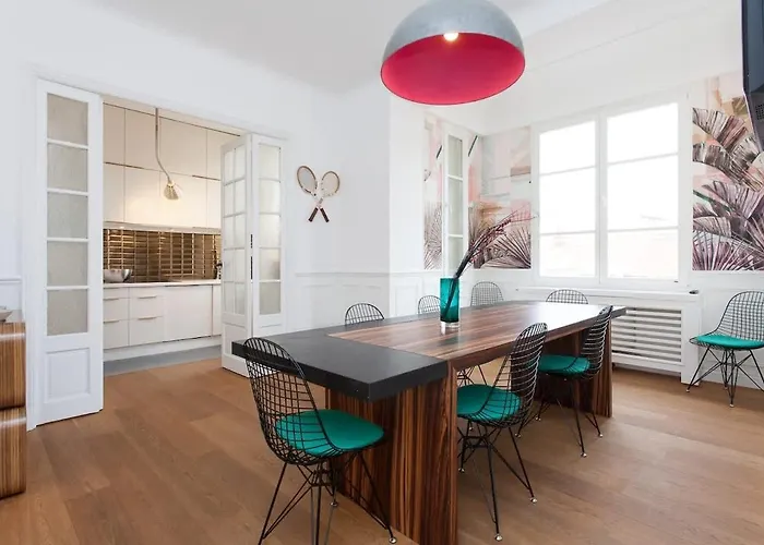 Palais Area 4 Beds - 4 Baths
