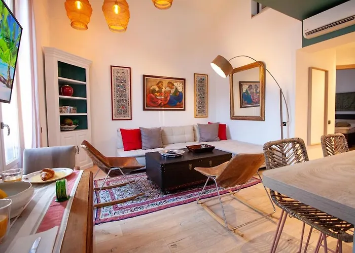 Stylish & Spacious 2-Bed Duplex In Cannes