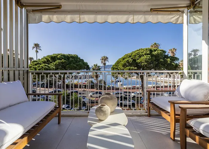 Ref 1979 - Cannes Palm Beach- Sea View Apartment For Rent