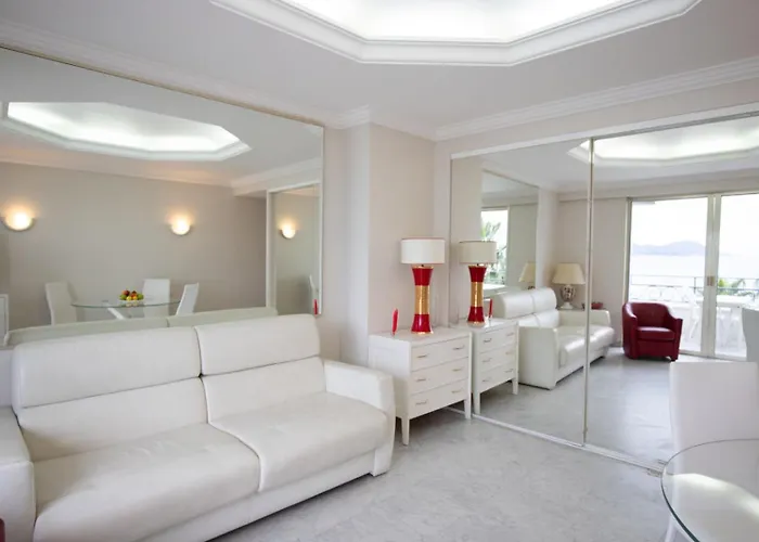One Bedroom Apartment With Beautiful Sea View