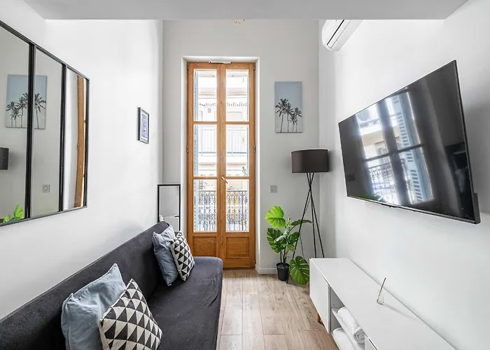Bright Duplex Mezzanine - Cannes Center - 1Br 3P