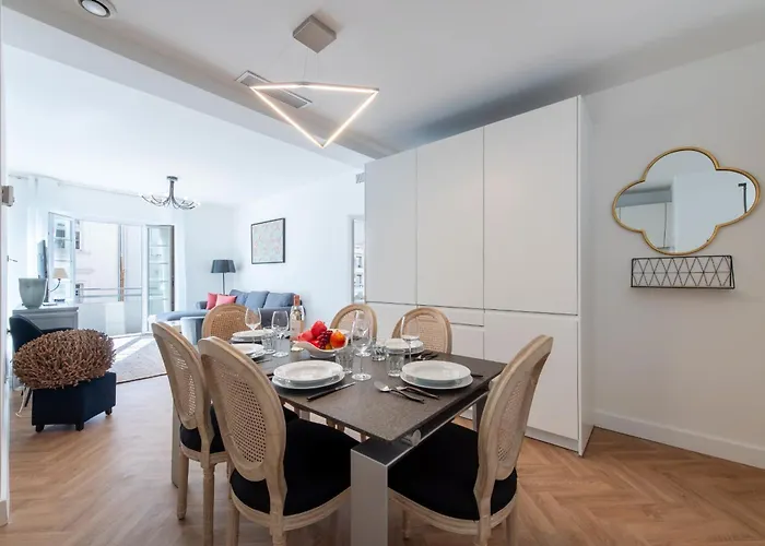 3-Br Apartment In The Golden Square