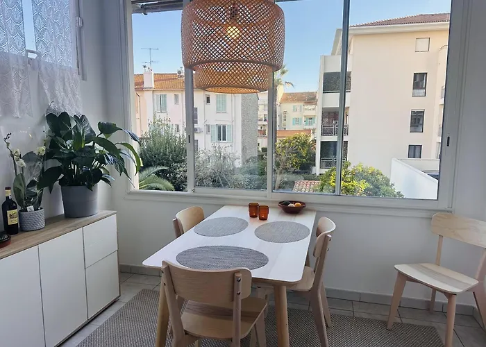 Bright One Bedroom Apartment In The Center Of Cannes13 Minutes Walk To The Palais Des Festivals - 2290