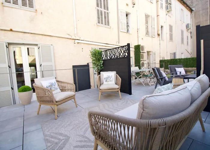 4 Bedrooms 4 Bathrooms Terrace Cannes
