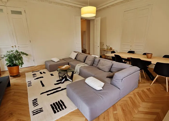 Chic Bourgeois Apartment Heart Of Cannes