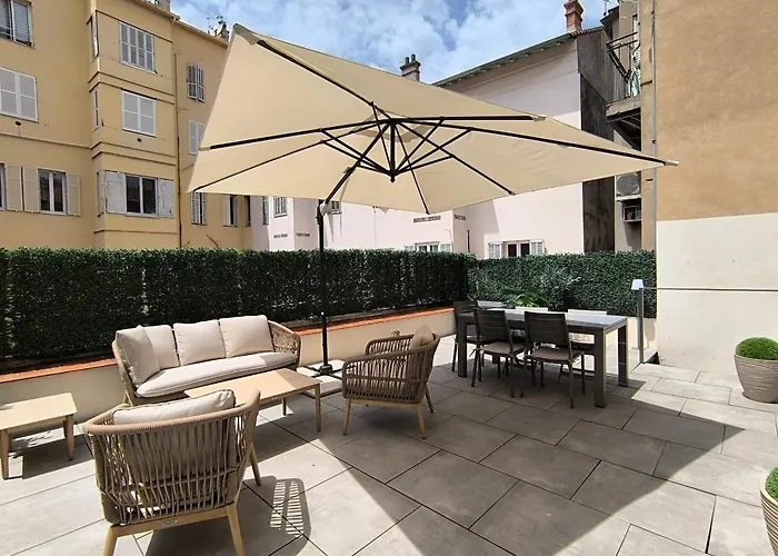 Chic 4 Room Apartment In The Heart Of Cannes Amazing Terrace!