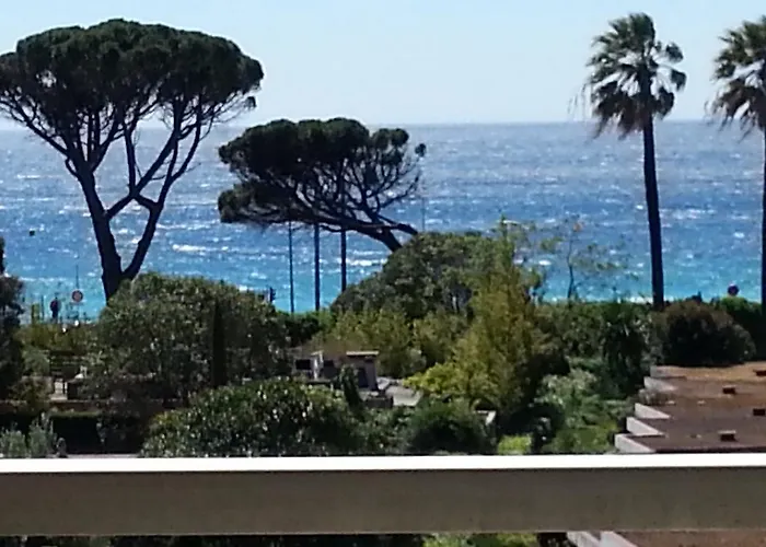 Sea Side Apartment