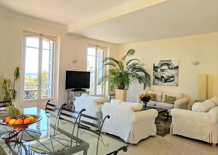 Citilet Louis Blanc 1,2,3 - Three Gorgeous, Open-Plan Apartments