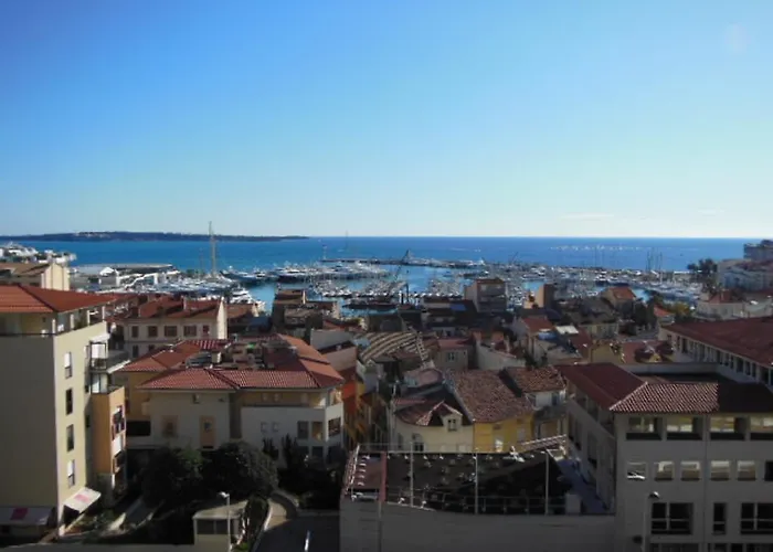 2, 3 And 4 Bedroom Sea View Forville Apartments 5 Mins From The Palais