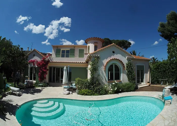 Blue Dream Cannes Guest House