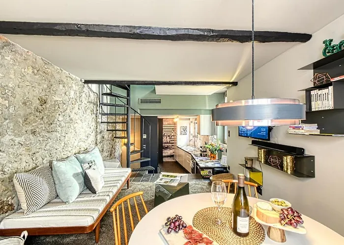 Amazing Chic Apt In Le Suquet By Guestready
