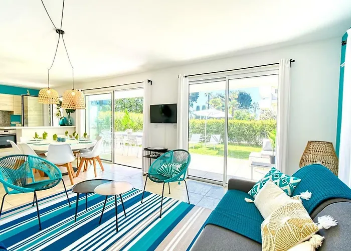 Nice Apartment With Private Garden, Pool & Parking