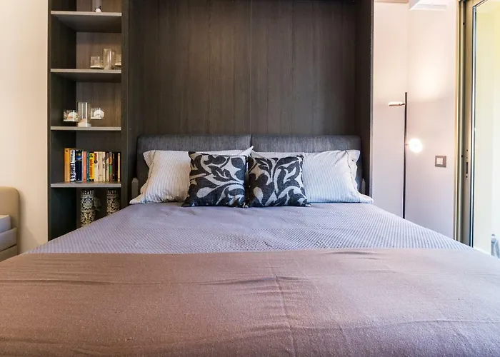 Elegant Studio With Air Conditioning
