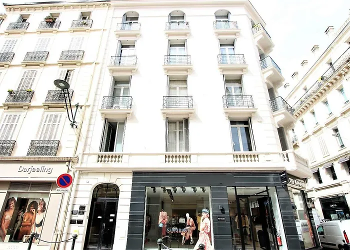 Rue D\'Antibes Center