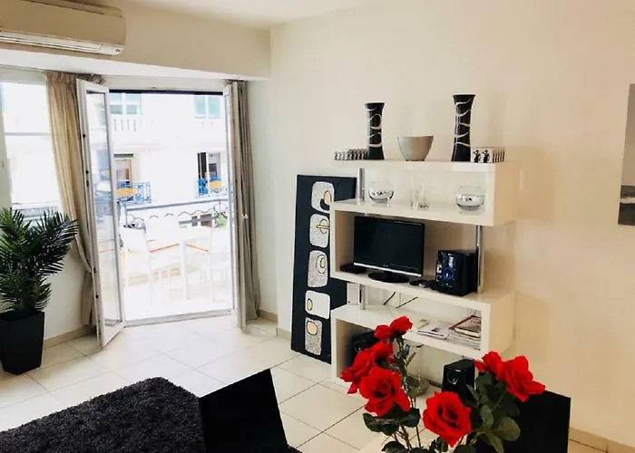 O Palais Des Iles Two Bedroom Cannes