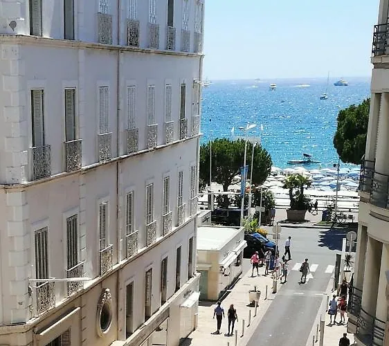Royal Azurene Hotel