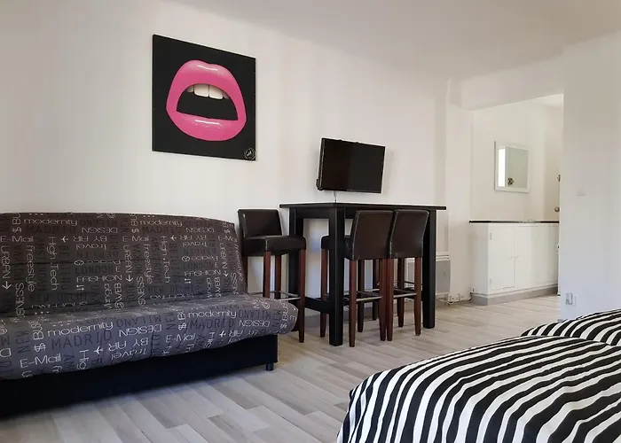 Studio Modern