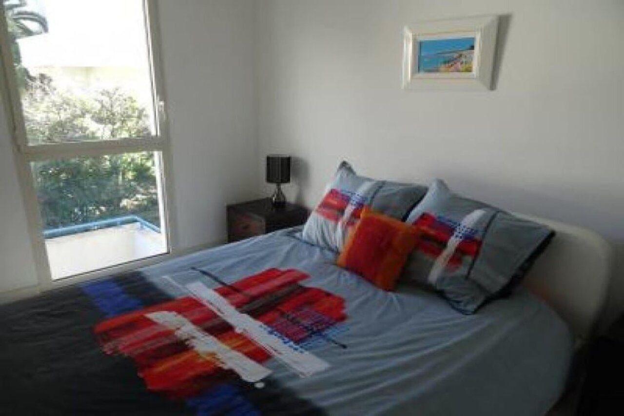 Modern One Bedroomed Just Off The Seafront With A Terrace And Pool Access 1753 Cannes