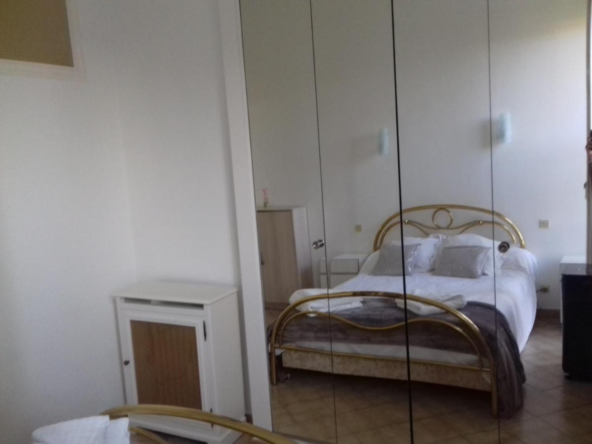 Winter Palace Apartment *