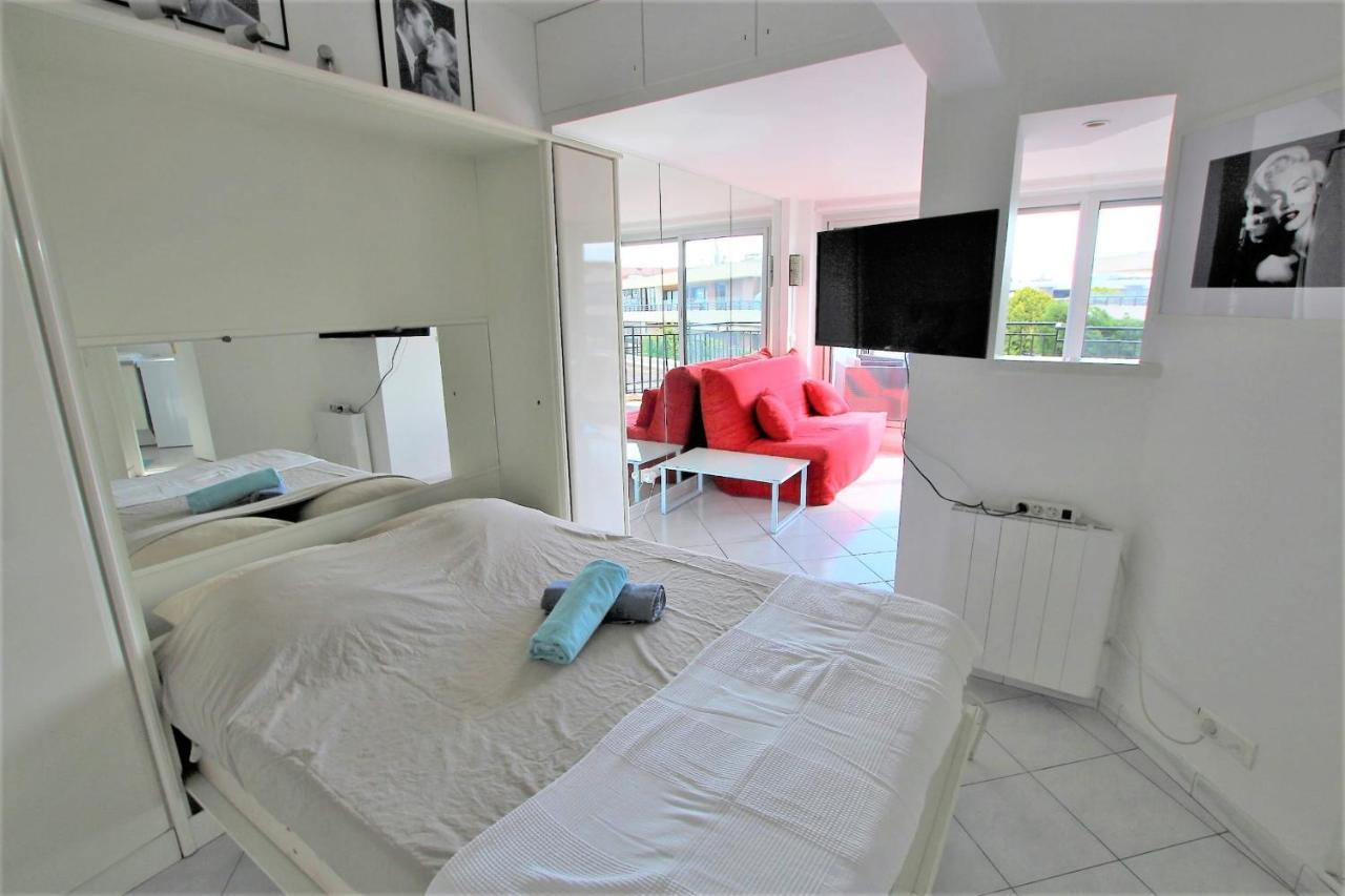 Last Floor With Terrace And Clear View On The Sea