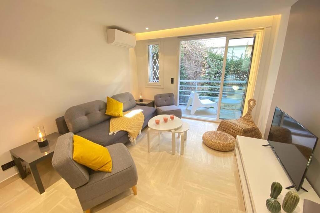 Ferienhaus Renovated 2 Bedrooms - Boulevard De La Croisette Cannes