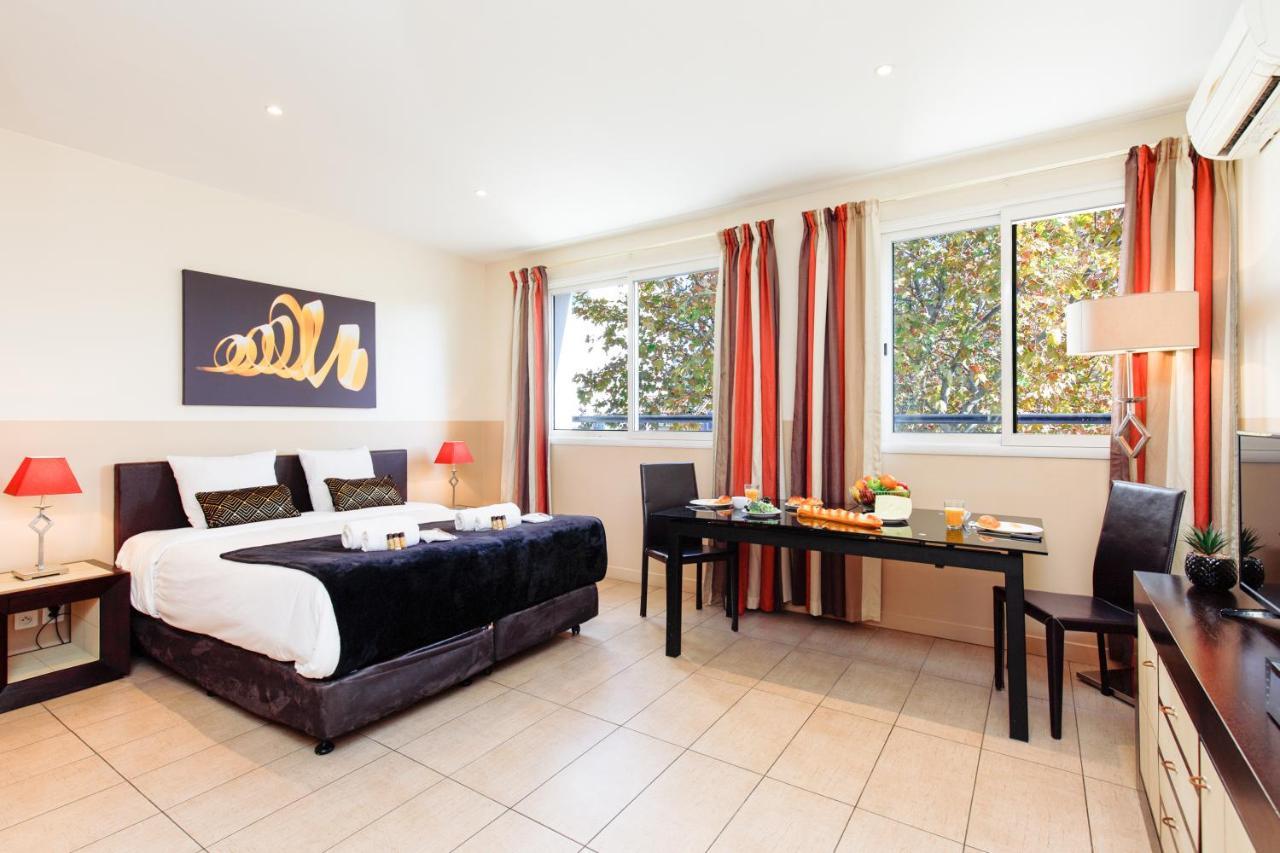 Carnot Yourhosthelper * Cannes