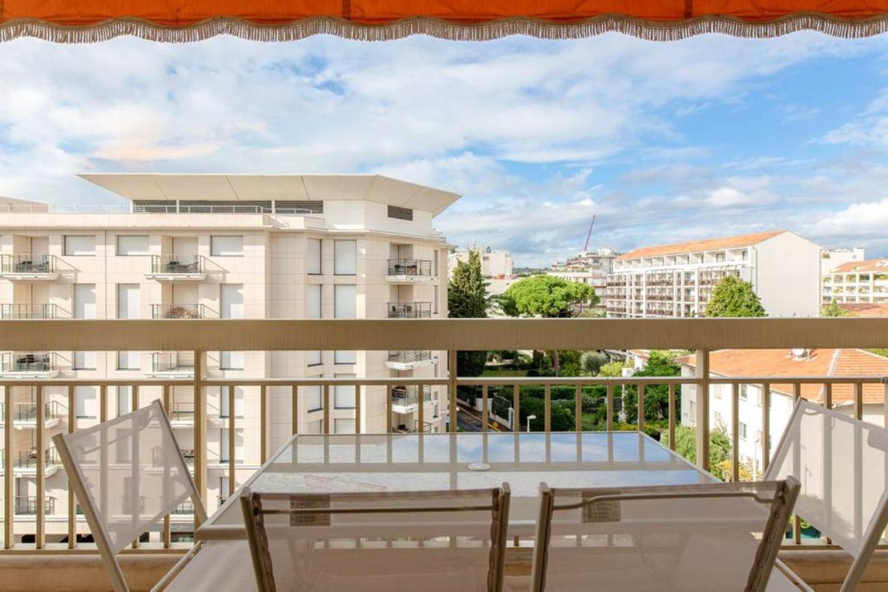 D'une A A 250 M De La Avec Vue Sur La Balcon Amenage Et Wifi