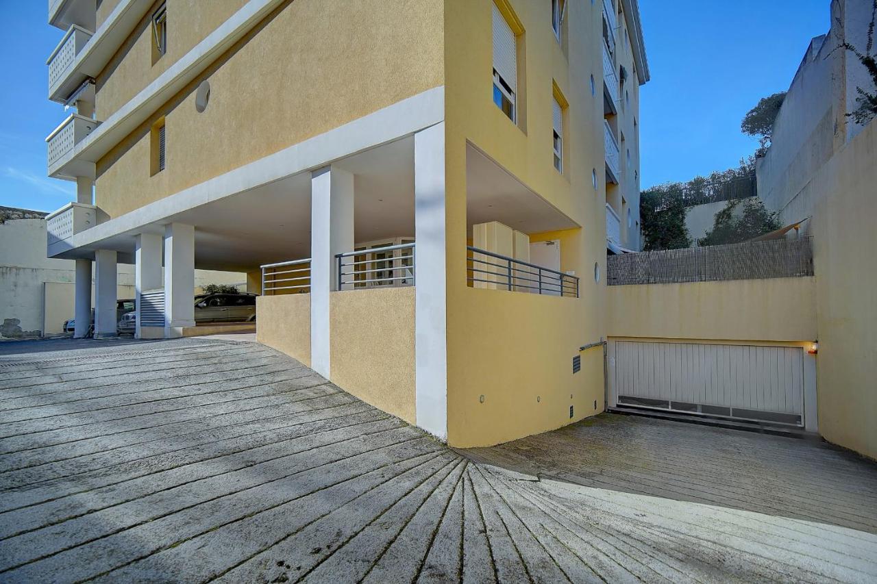 Immogroom- Renovated- Large Terrace- Ac- Shops- Parking Appartement