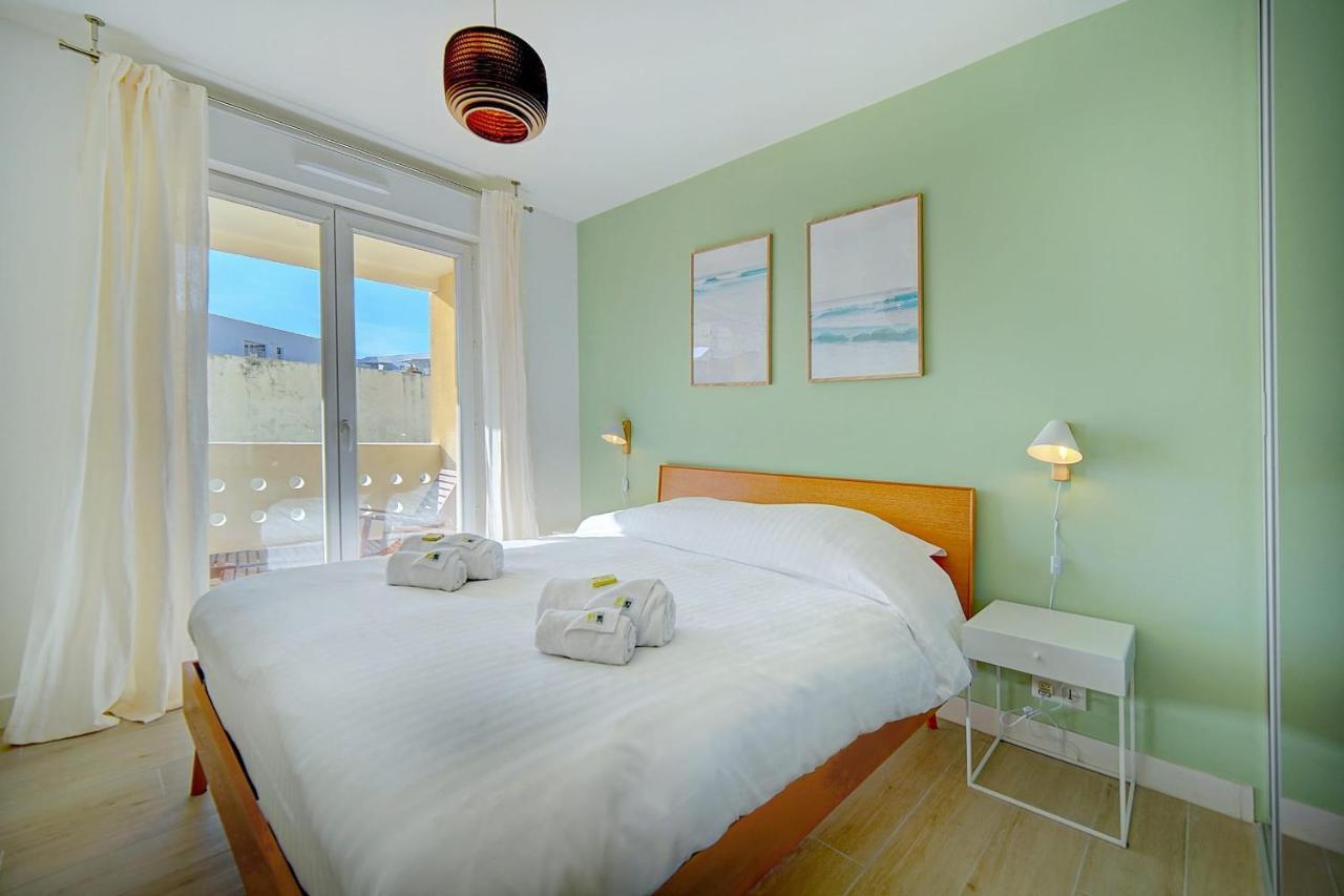 Immogroom- Renovated- Large Terrace- Ac- Shops- Parking *