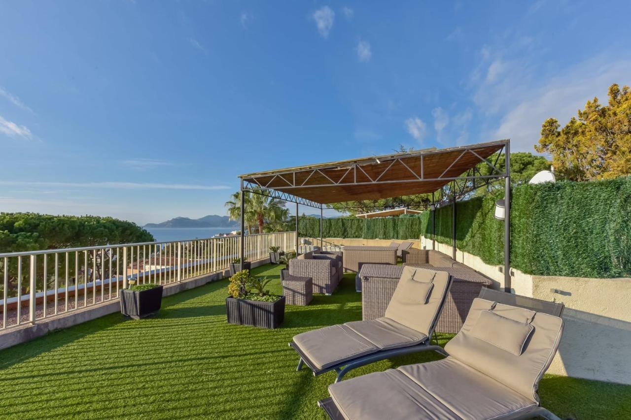 Penthouse With Pool Sea View And Parking Cannes