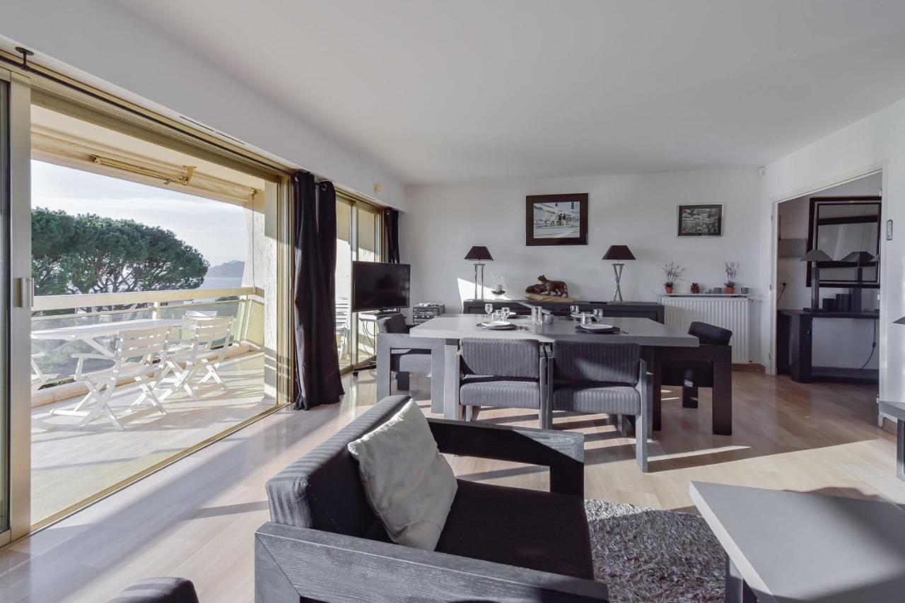Penthouse With Pool Sea View And Parking Apartment