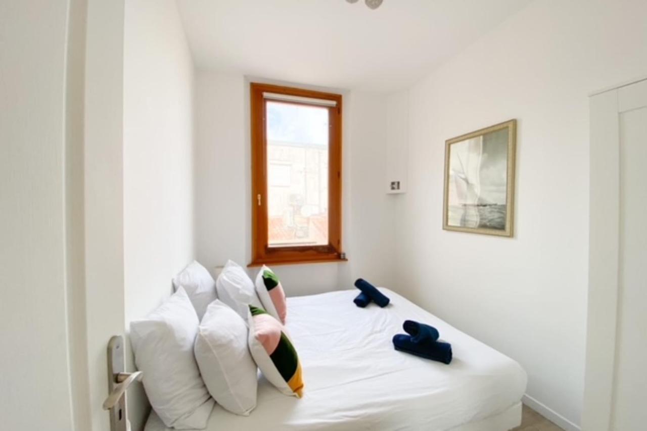 Quai St Pierre 2 Bedrooms Apt With Sea View Cannes