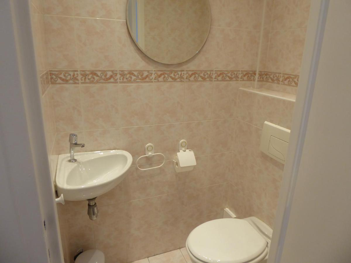 81 Boulevard De La Croisette * Cannes