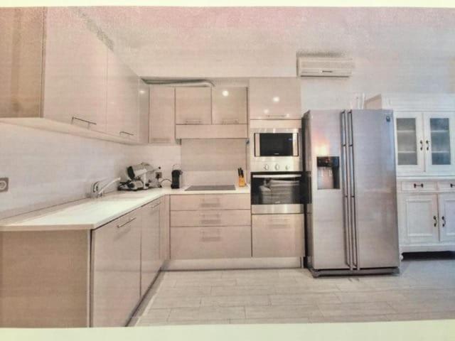 Beautiful 3 Room-flat Near Palais Appartement *