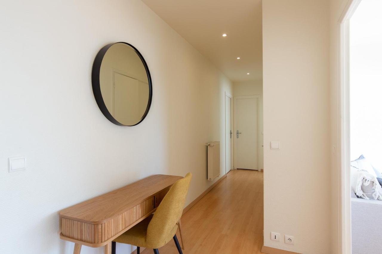 Violet, Bord De Apartment *