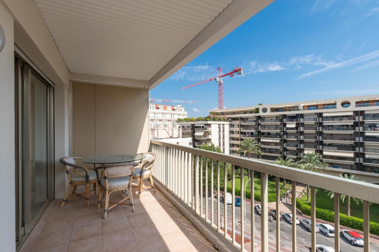 Palais D'orsay 3 Bedrooms Apartment *