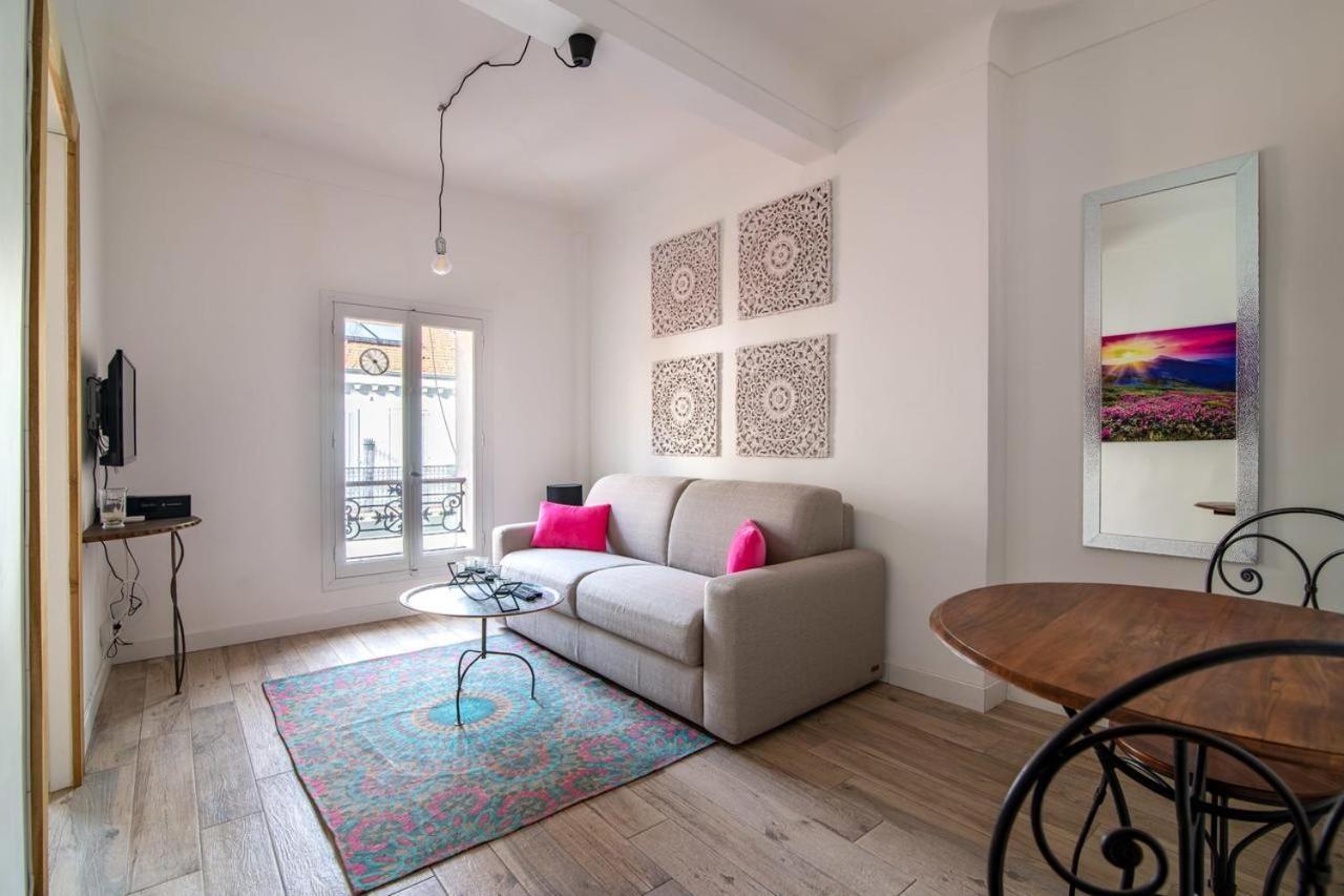 Romantic And New In The Famous Rue Meynadier In The Supercentre Of