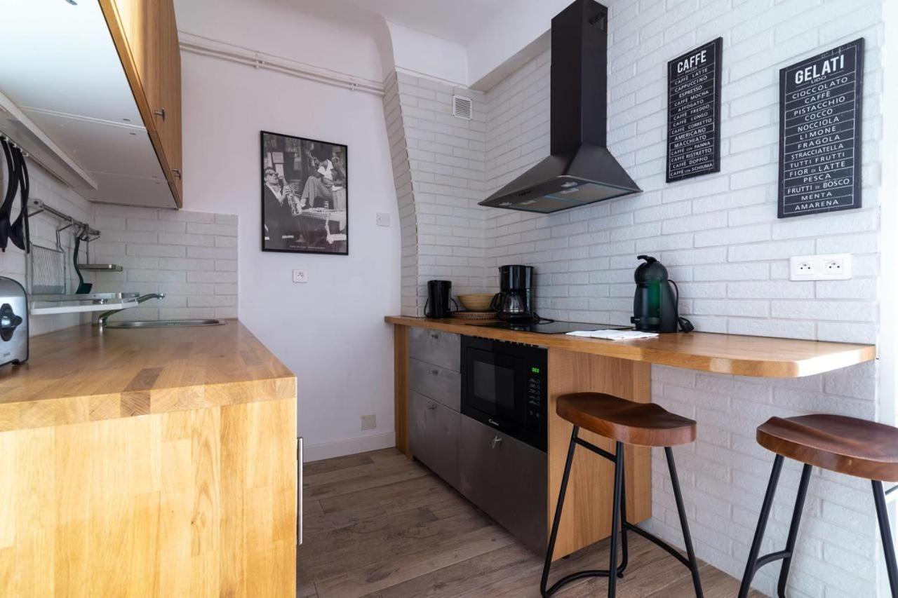 Romantic And New In The Famous Rue Meynadier In The Supercentre Of *