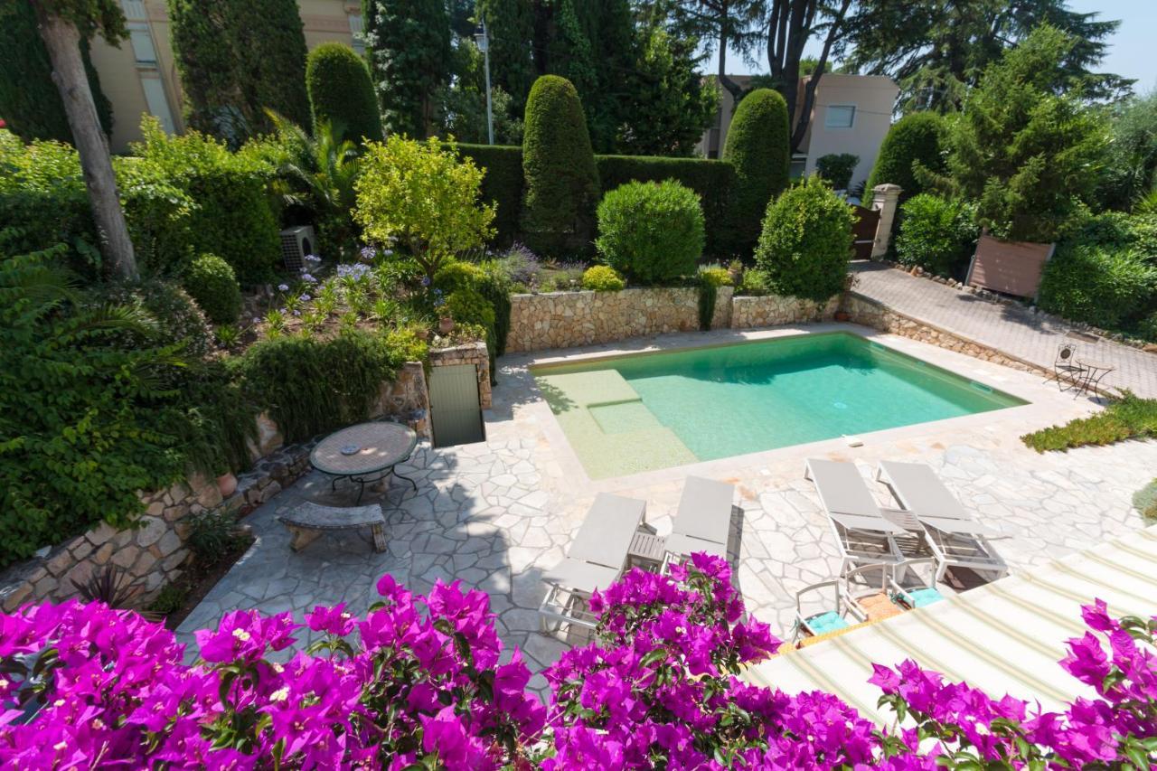 Tsavorite - Californie Villa *