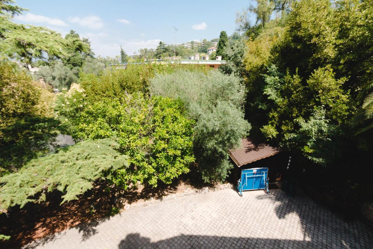 Tsavorite - Californie Villa *