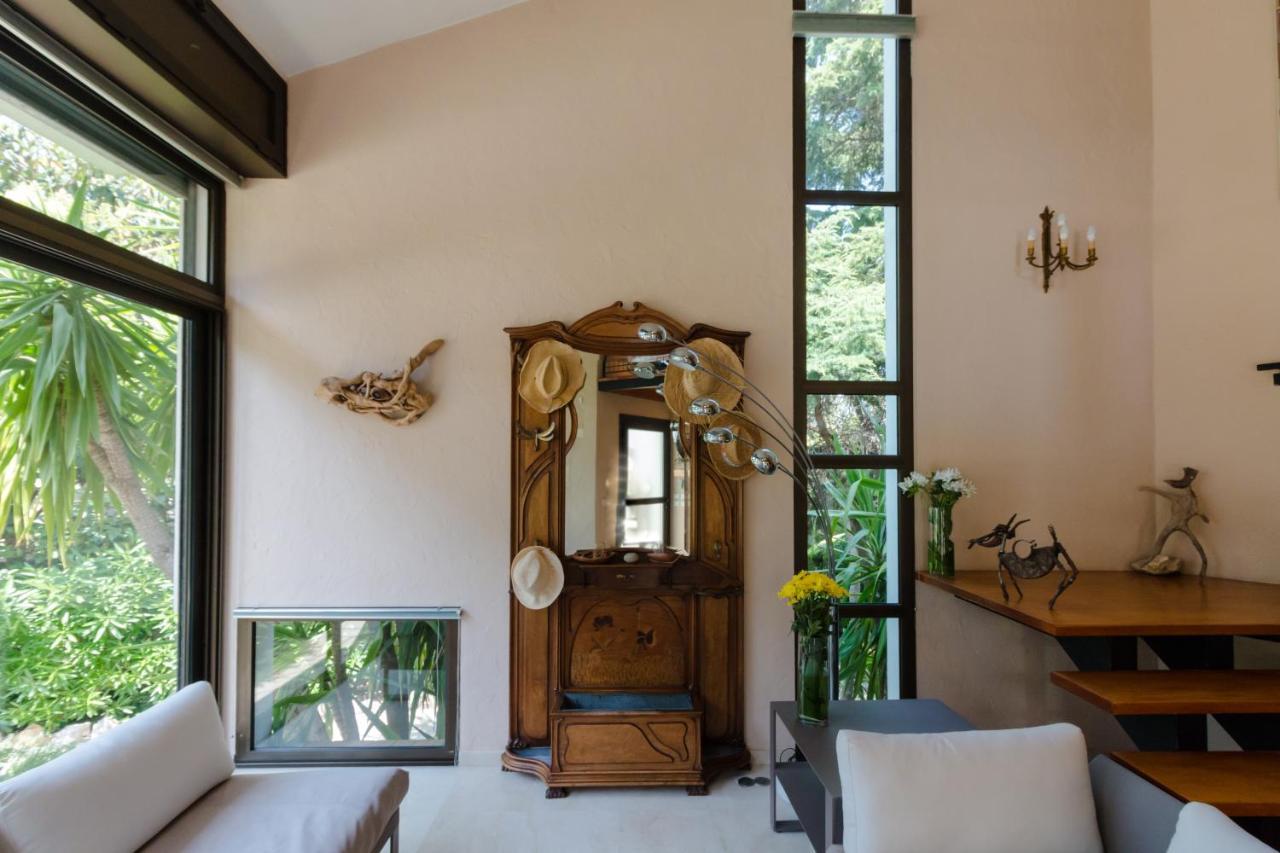 Tsavorite - Californie Villa *