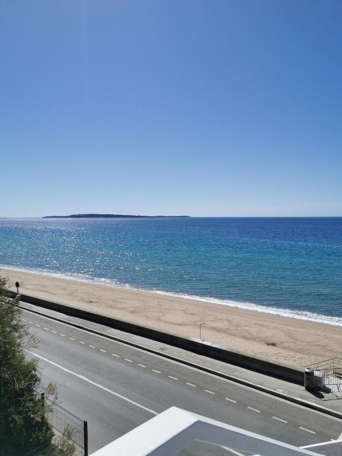 Apartment Modern One Bedroomed Just Off The Seafront With A Terrace And Pool Access 1753 Cannes
