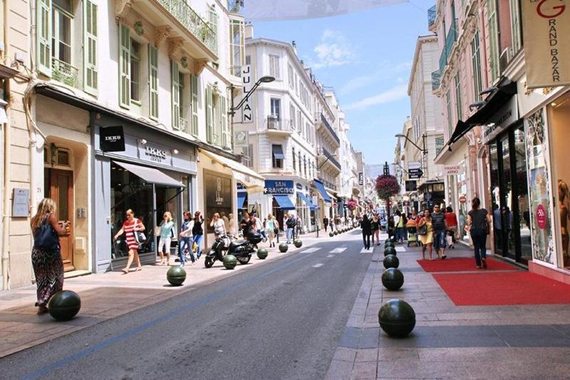 Romantic And New In The Famous Rue Meynadier In The Supercentre Of