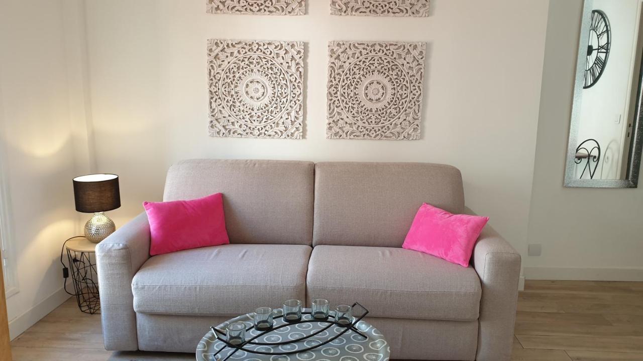 Romantic And New In The Famous Rue Meynadier In The Supercentre Of